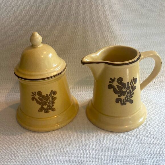 Phaltzgraff cream and sugar set. Village pattern - Picture 1 of 4